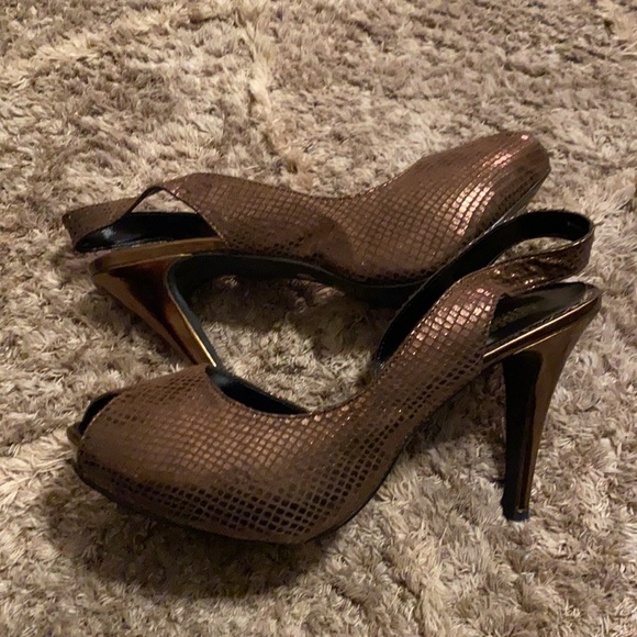 Women’s Heels. - Picture 2 of 10